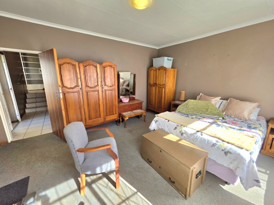 5 Bedroom Property for Sale in Panorama Free State